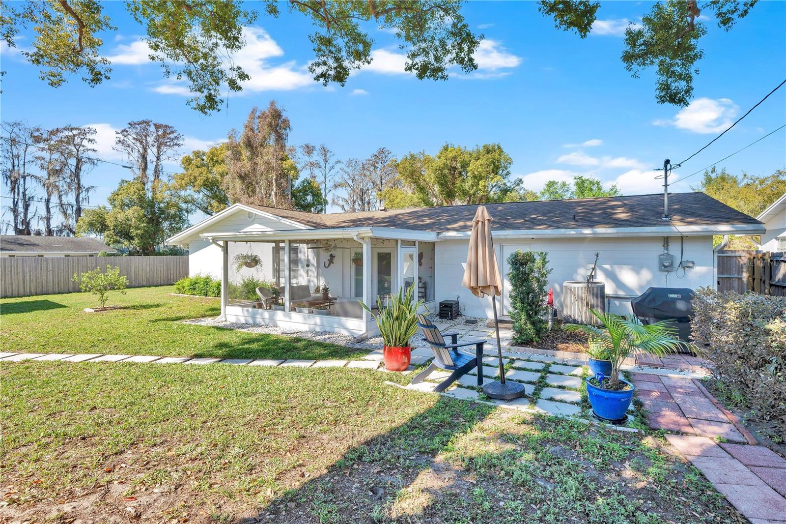 Image 27 of 37 For 5531 Chenault Avenue