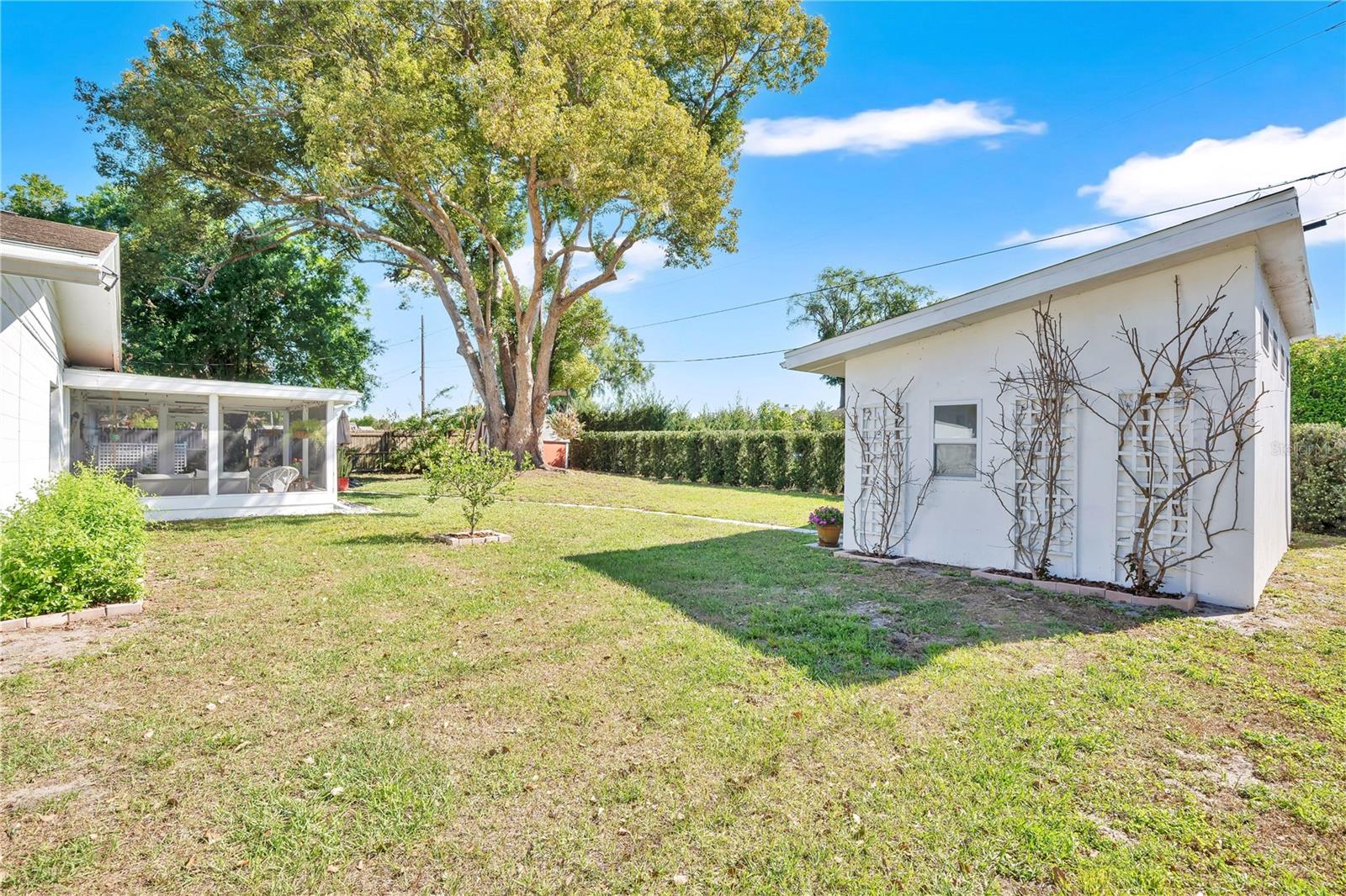 Image 29 of 37 For 5531 Chenault Avenue