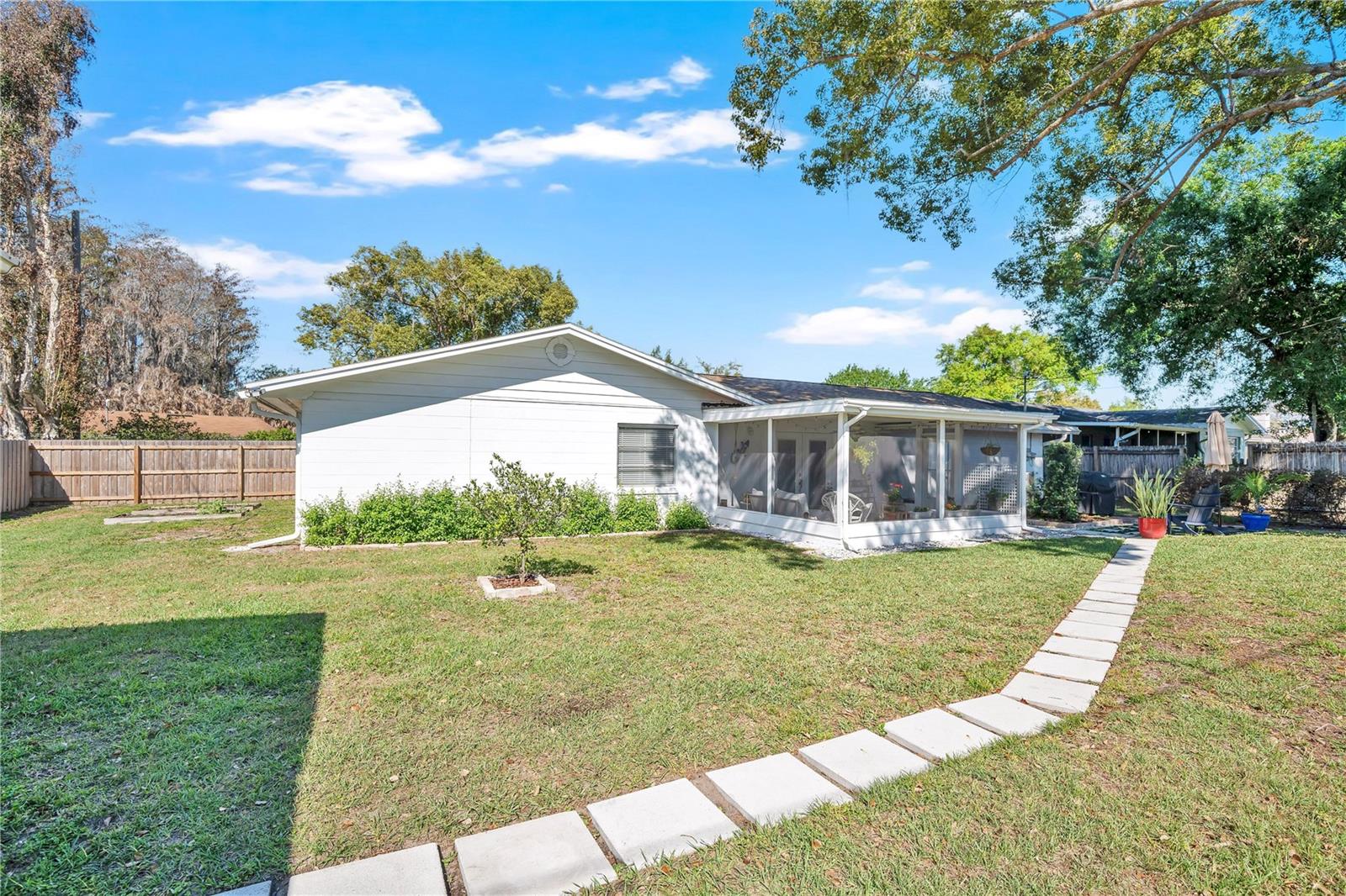 Image 30 of 37 For 5531 Chenault Avenue