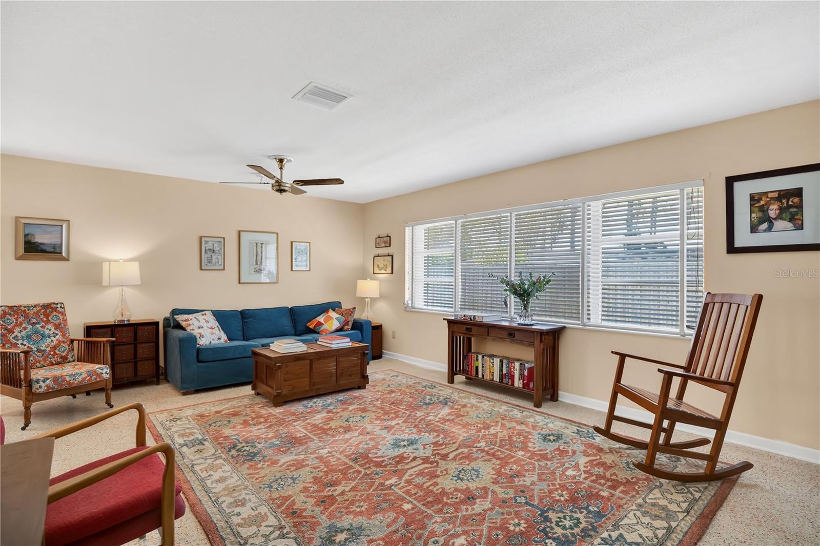 Image 5 of 37 For 5531 Chenault Avenue