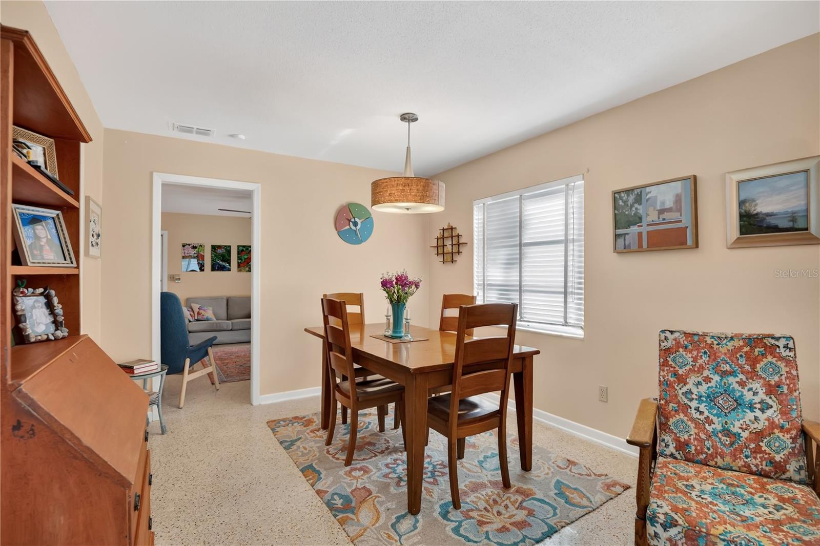 Image 8 of 37 For 5531 Chenault Avenue