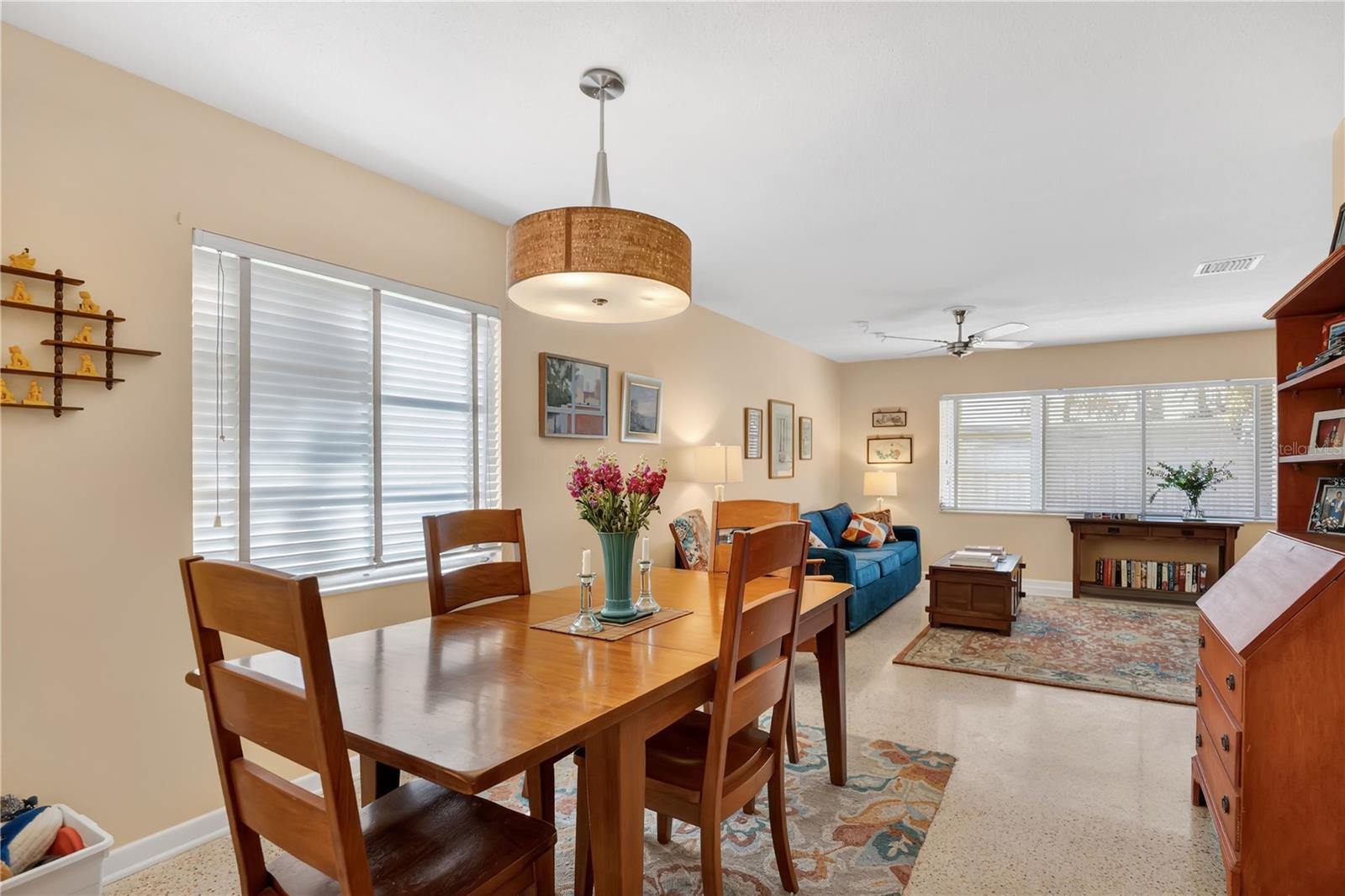 Image 9 of 37 For 5531 Chenault Avenue