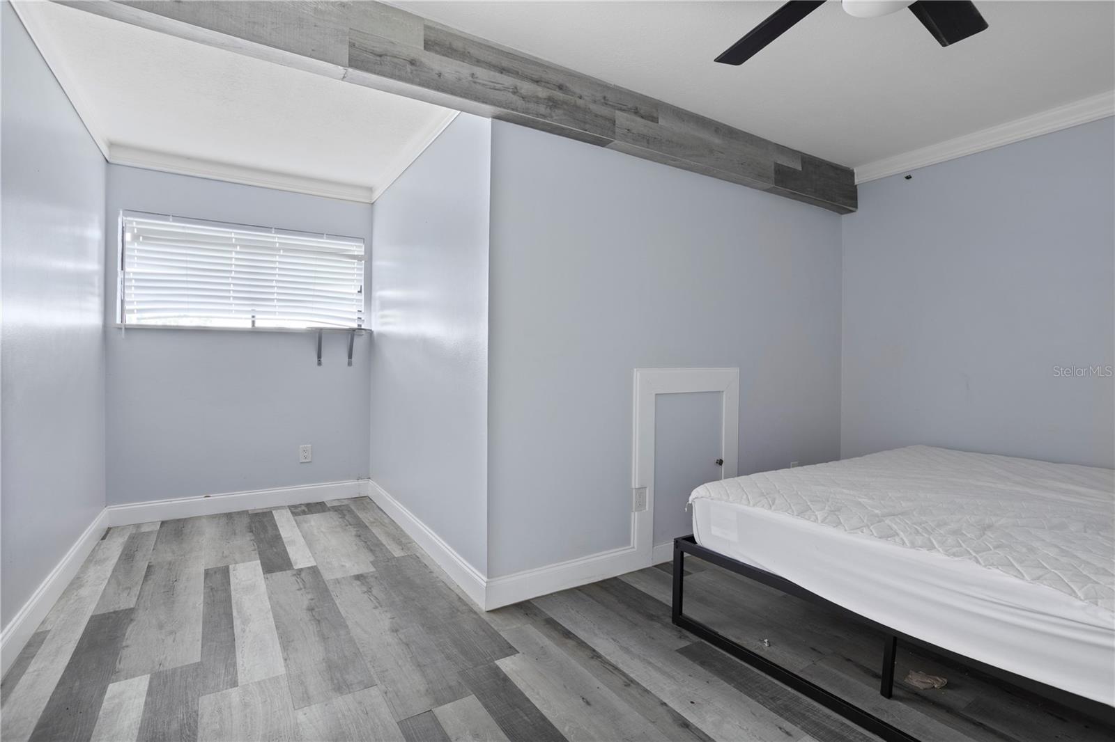 Image 13 of 23 For 226 Orienta Point Street 226