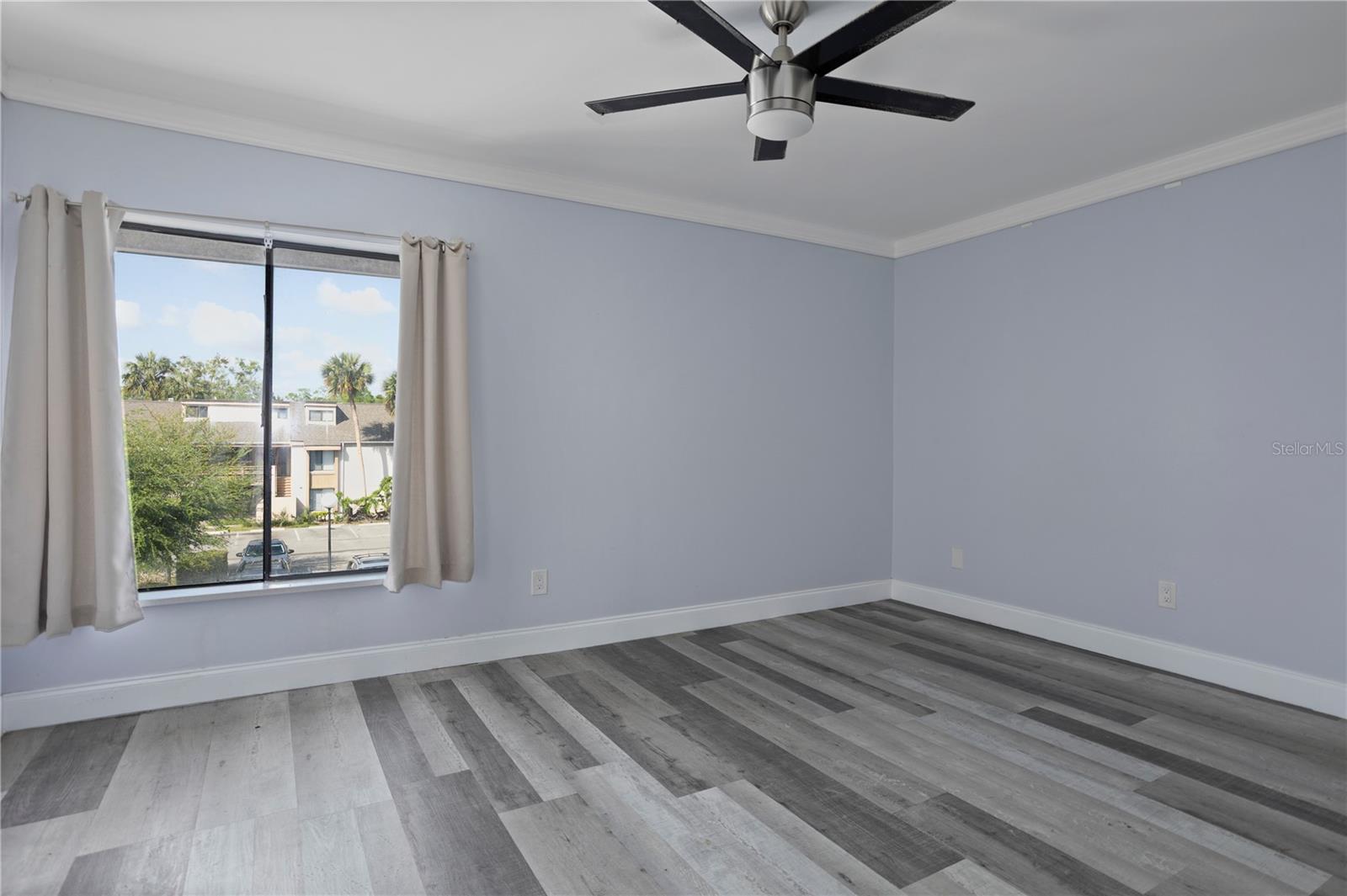 Image 16 of 23 For 226 Orienta Point Street 226