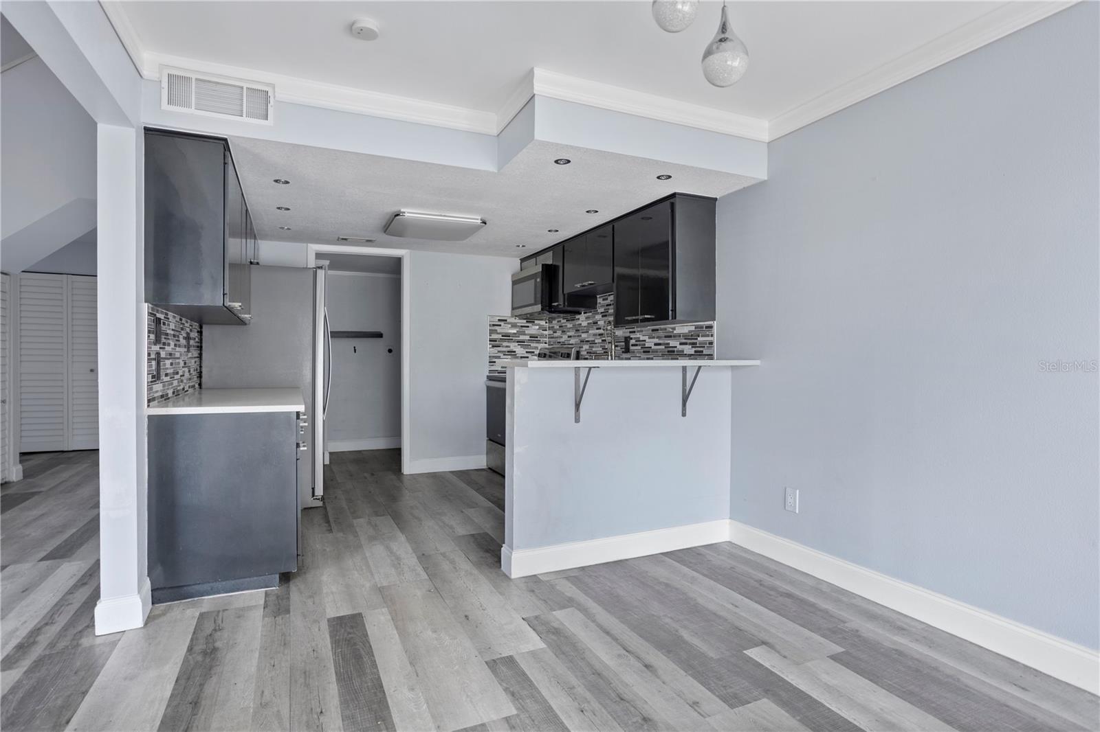 Image 18 of 23 For 226 Orienta Point Street 226