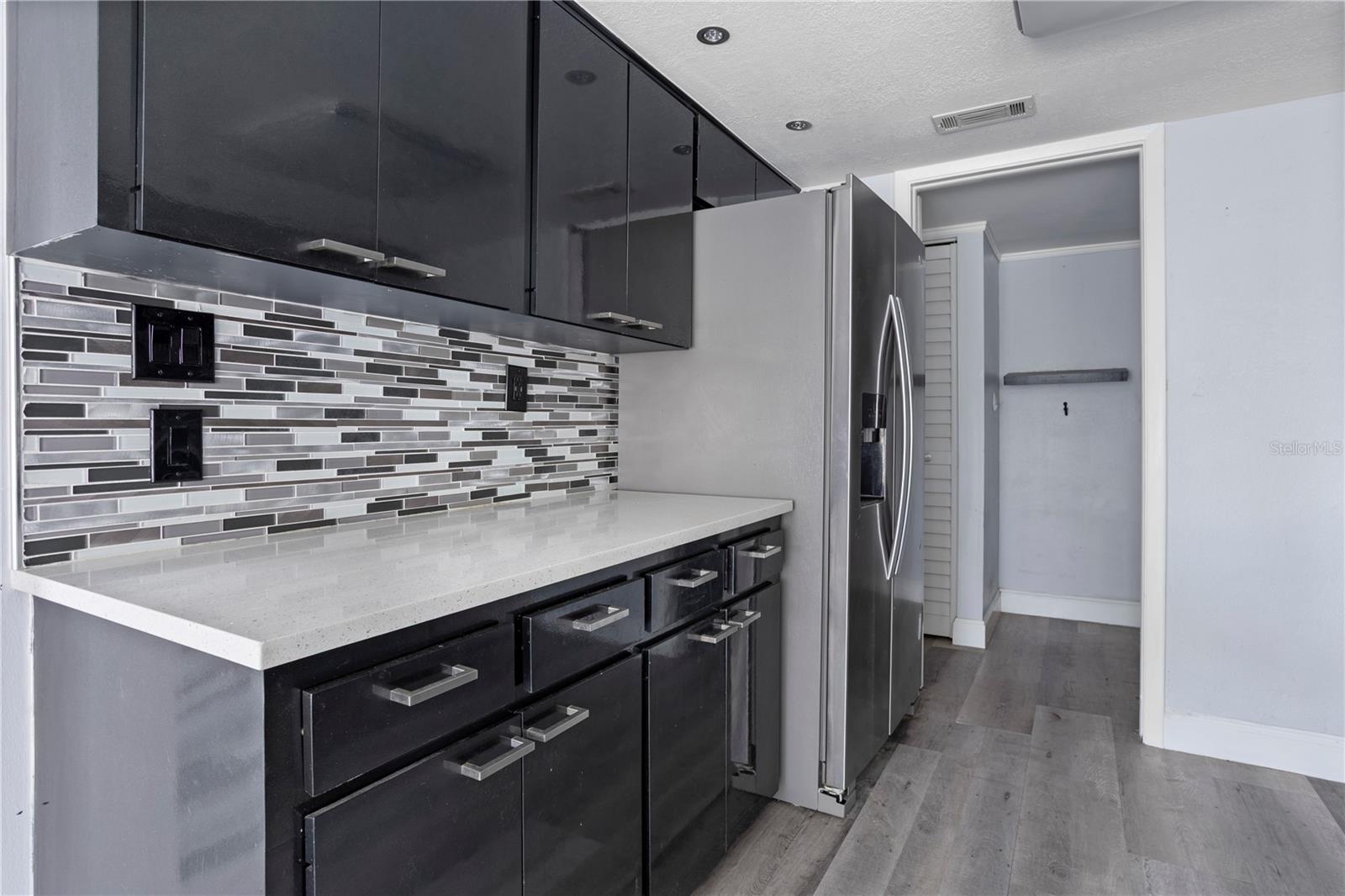 Image 3 of 23 For 226 Orienta Point Street 226