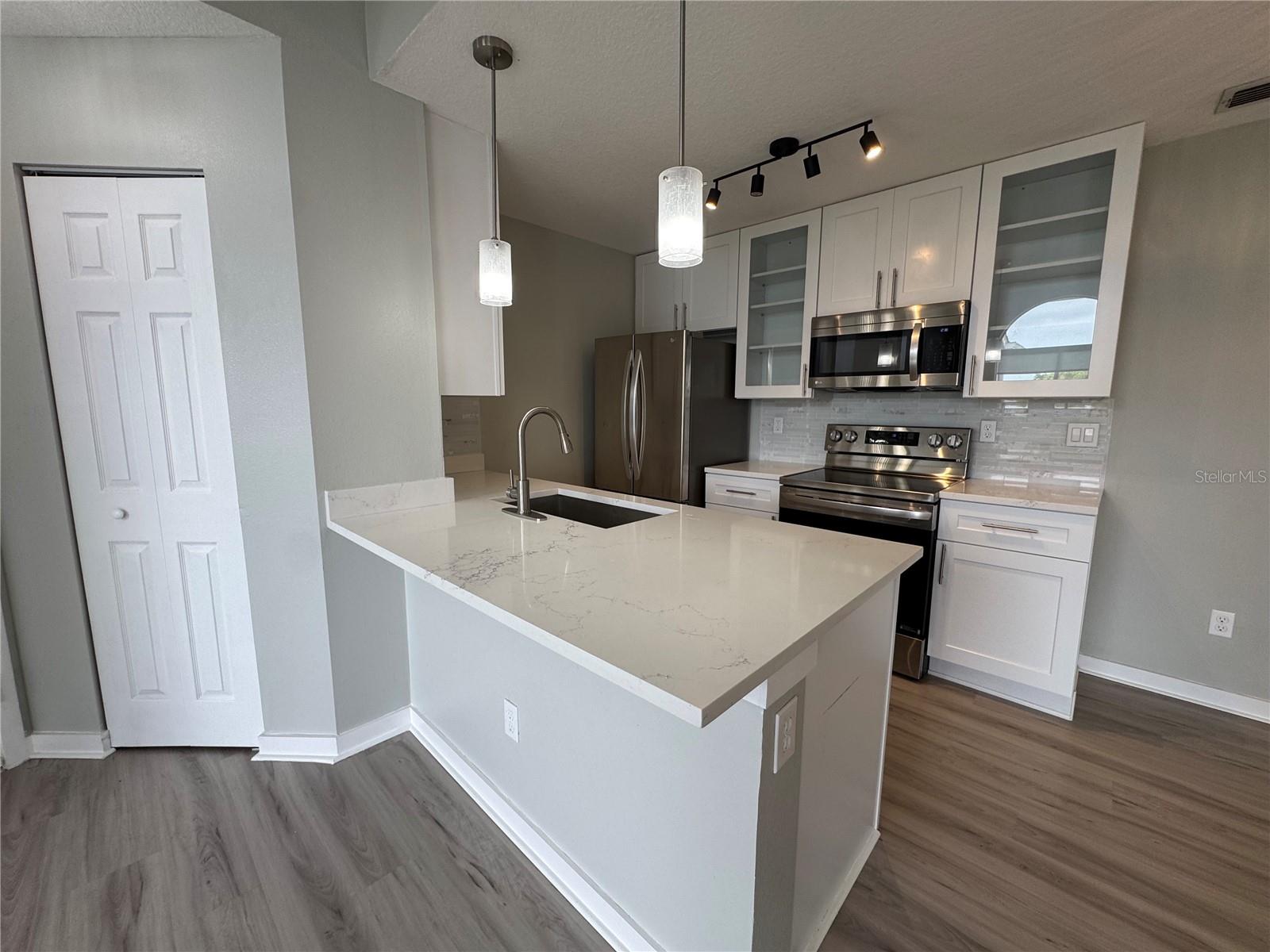 Image 10 of 44 For 2569 Grassy Point Drive 307