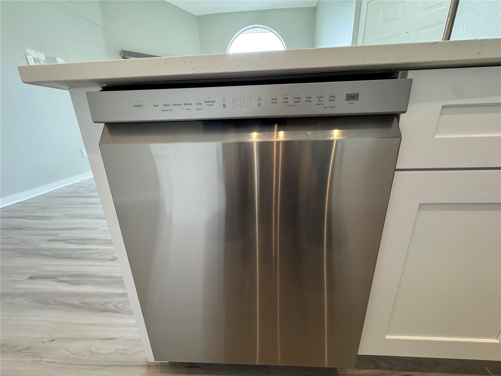 Image 19 of 44 For 2569 Grassy Point Drive 307