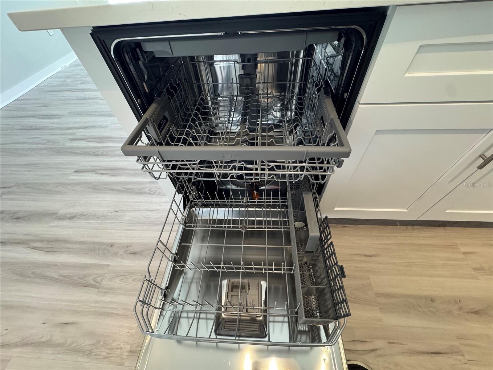 Image 21 of 44 For 2569 Grassy Point Drive 307