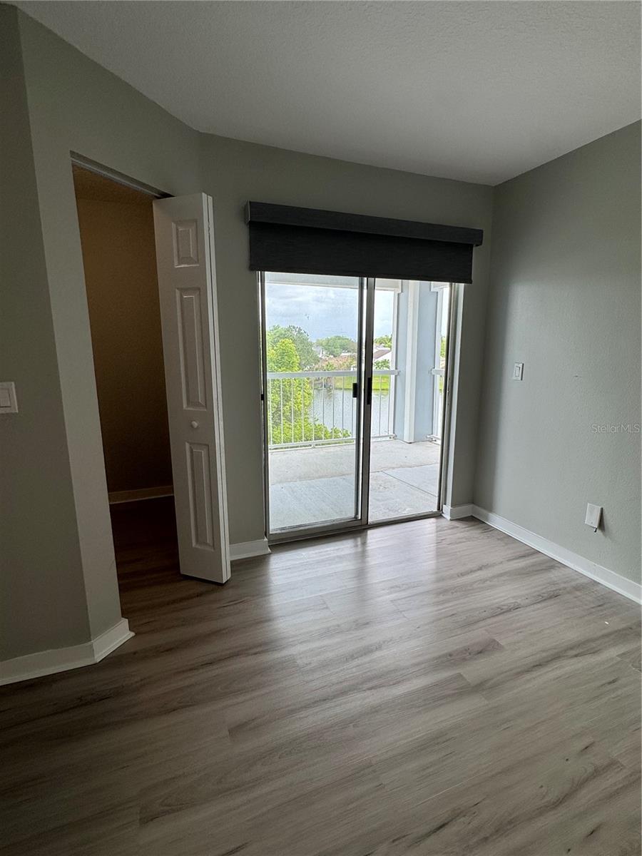 Image 26 of 44 For 2569 Grassy Point Drive 307