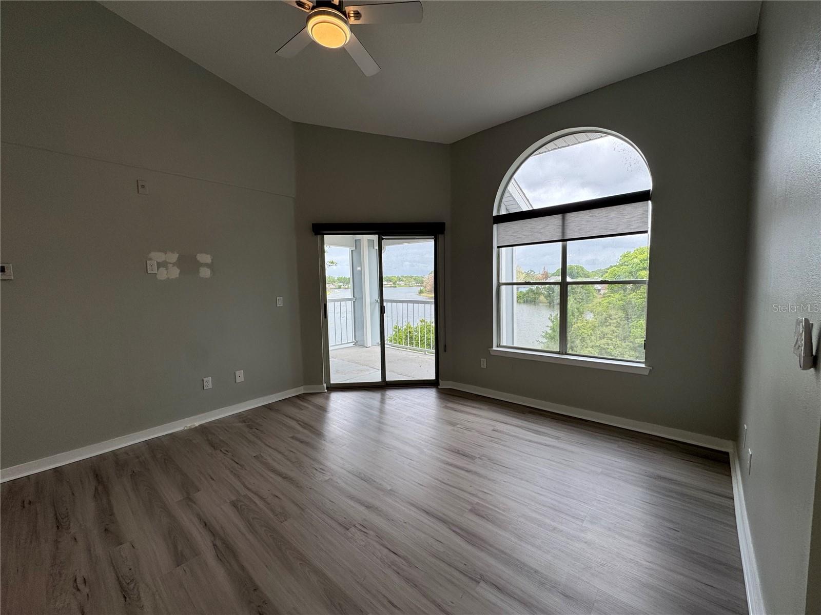 Image 4 of 44 For 2569 Grassy Point Drive 307