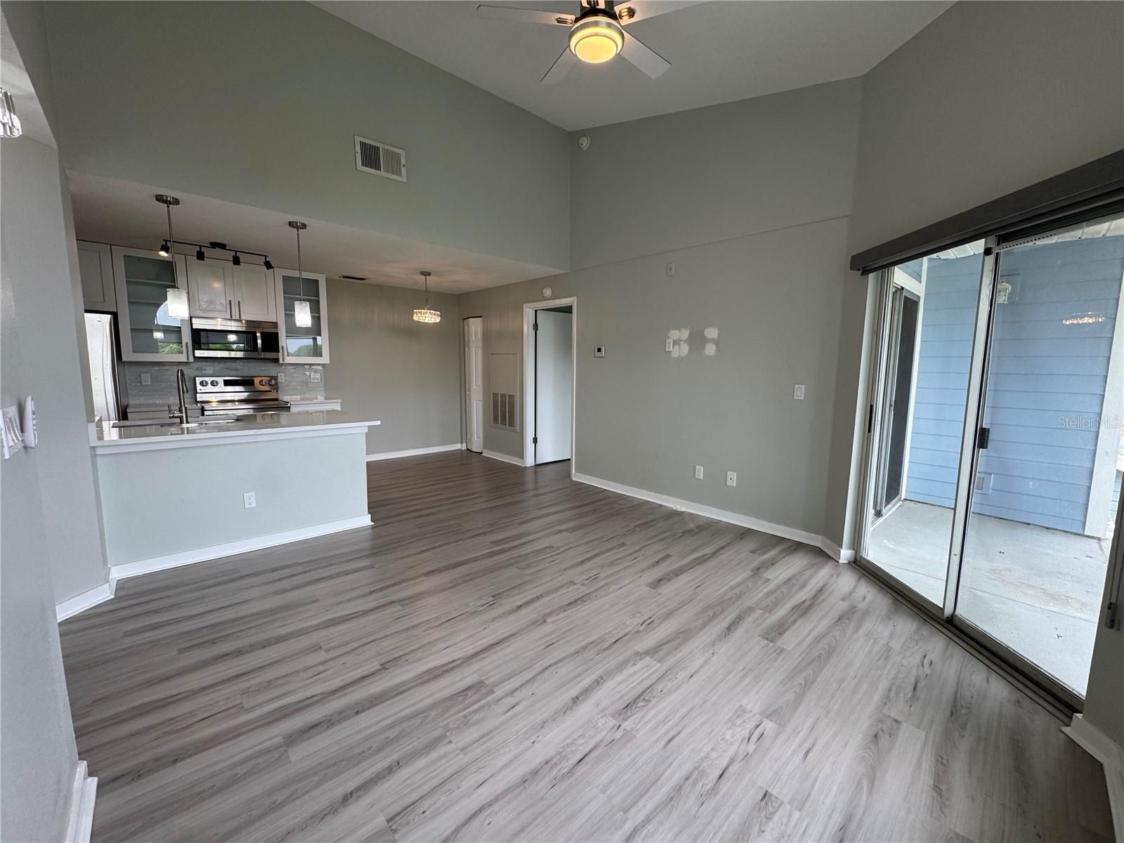 Image 5 of 44 For 2569 Grassy Point Drive 307