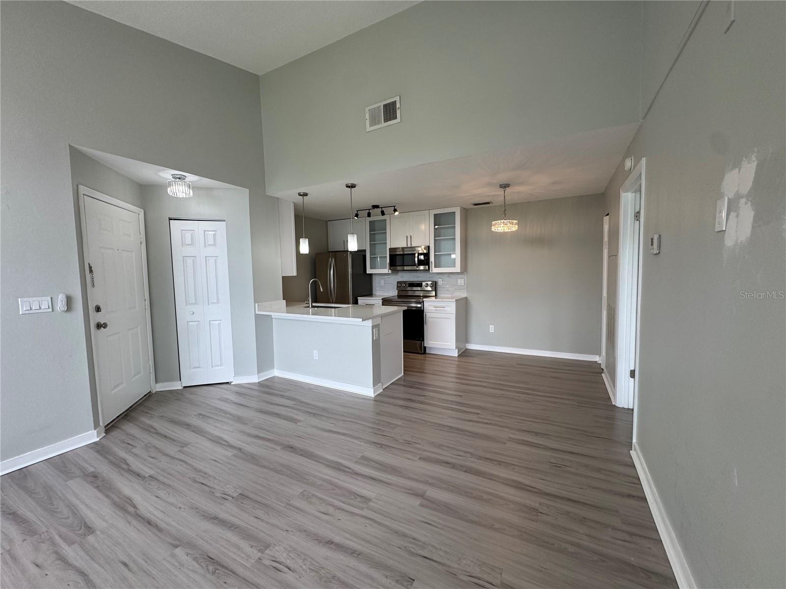 Image 6 of 44 For 2569 Grassy Point Drive 307