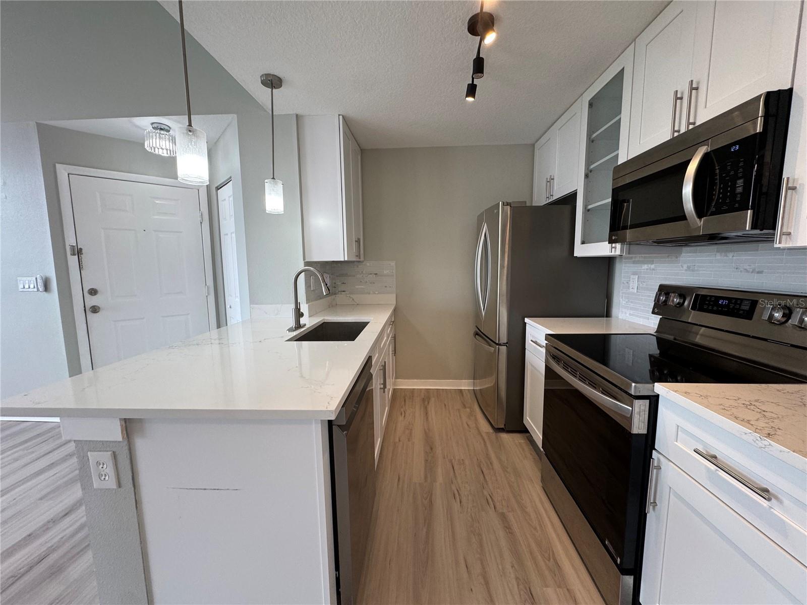 Image 8 of 44 For 2569 Grassy Point Drive 307