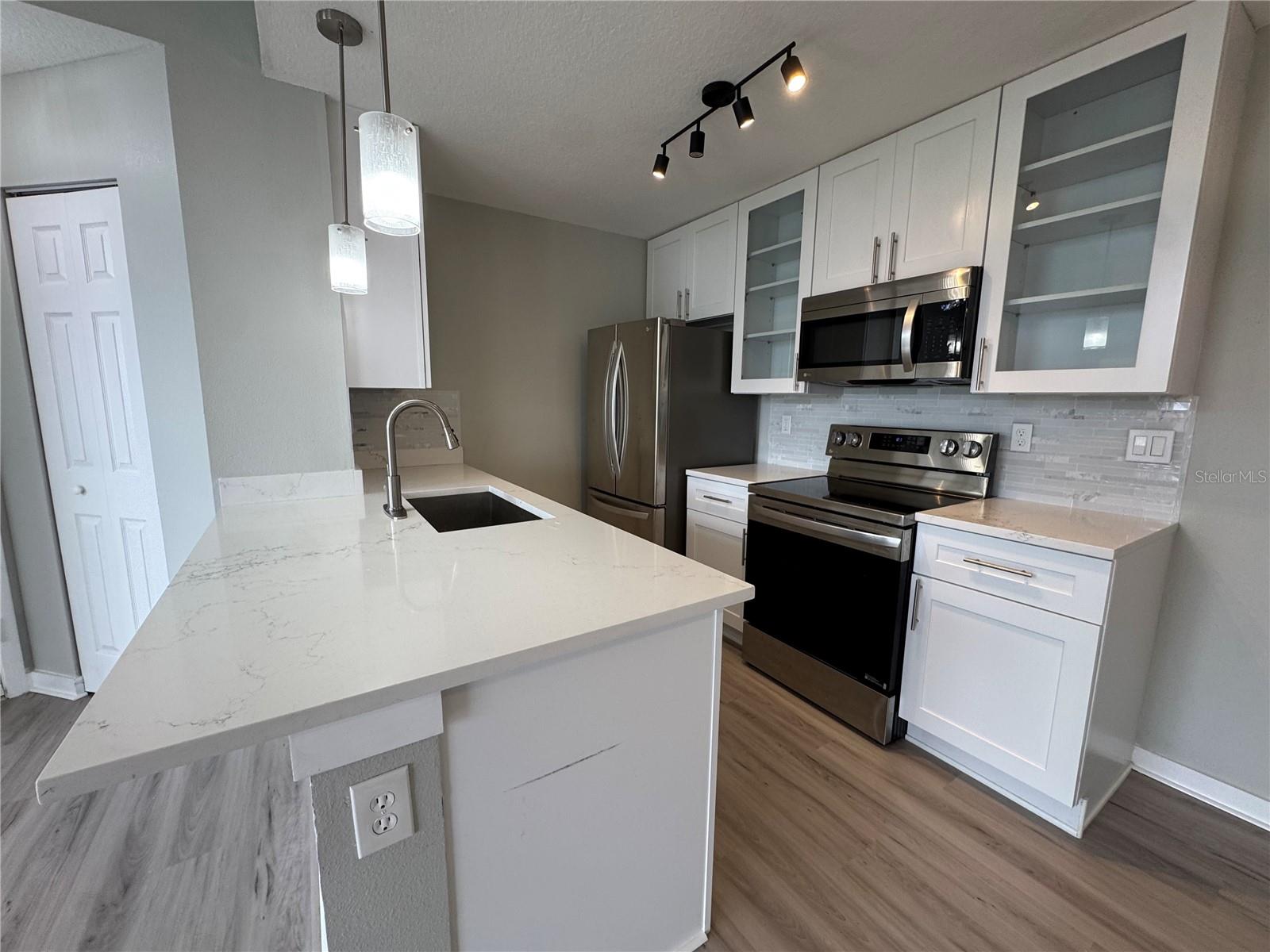 Image 9 of 44 For 2569 Grassy Point Drive 307