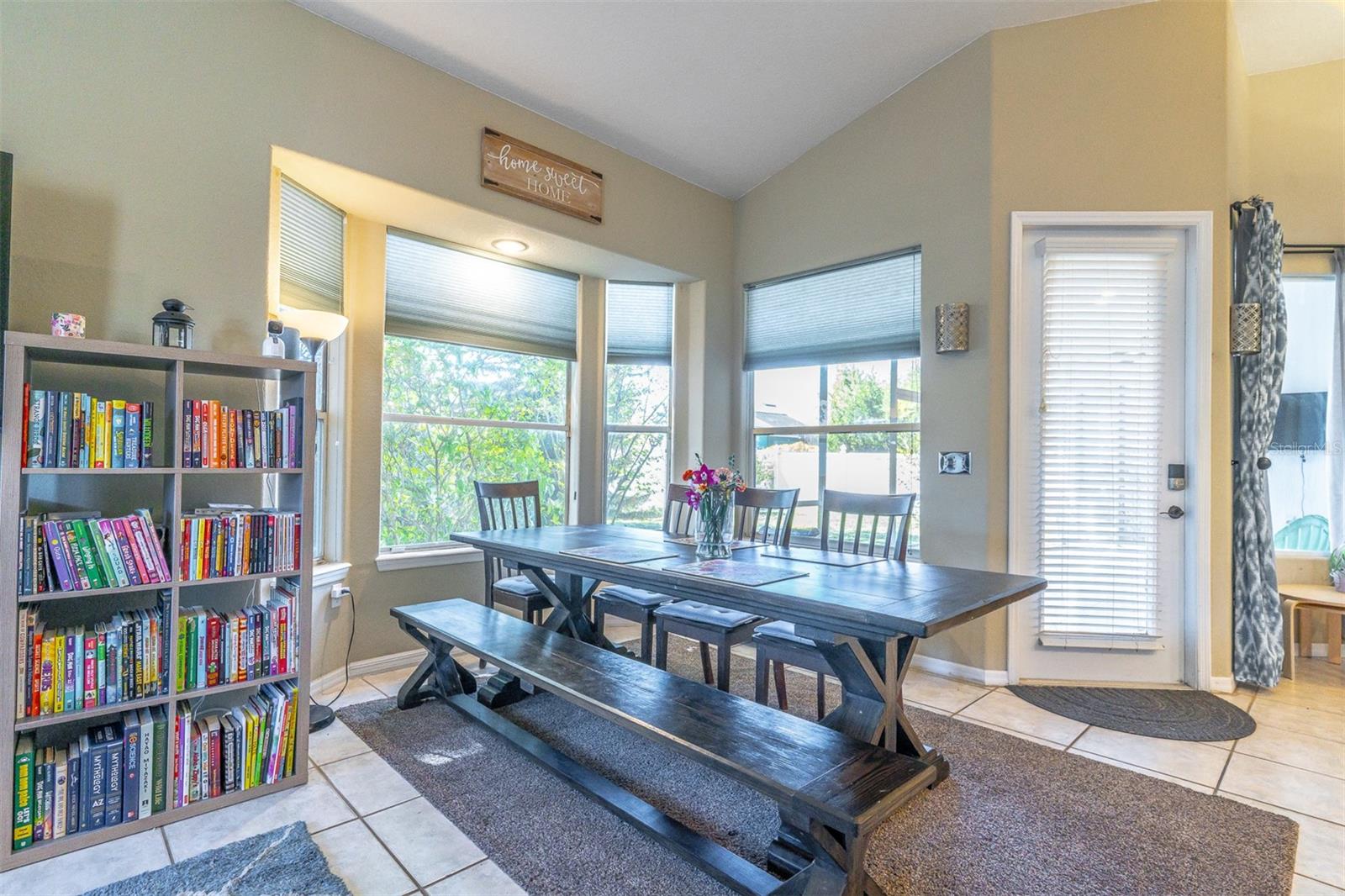 Image 19 of 42 For 987 Kerwood Circle