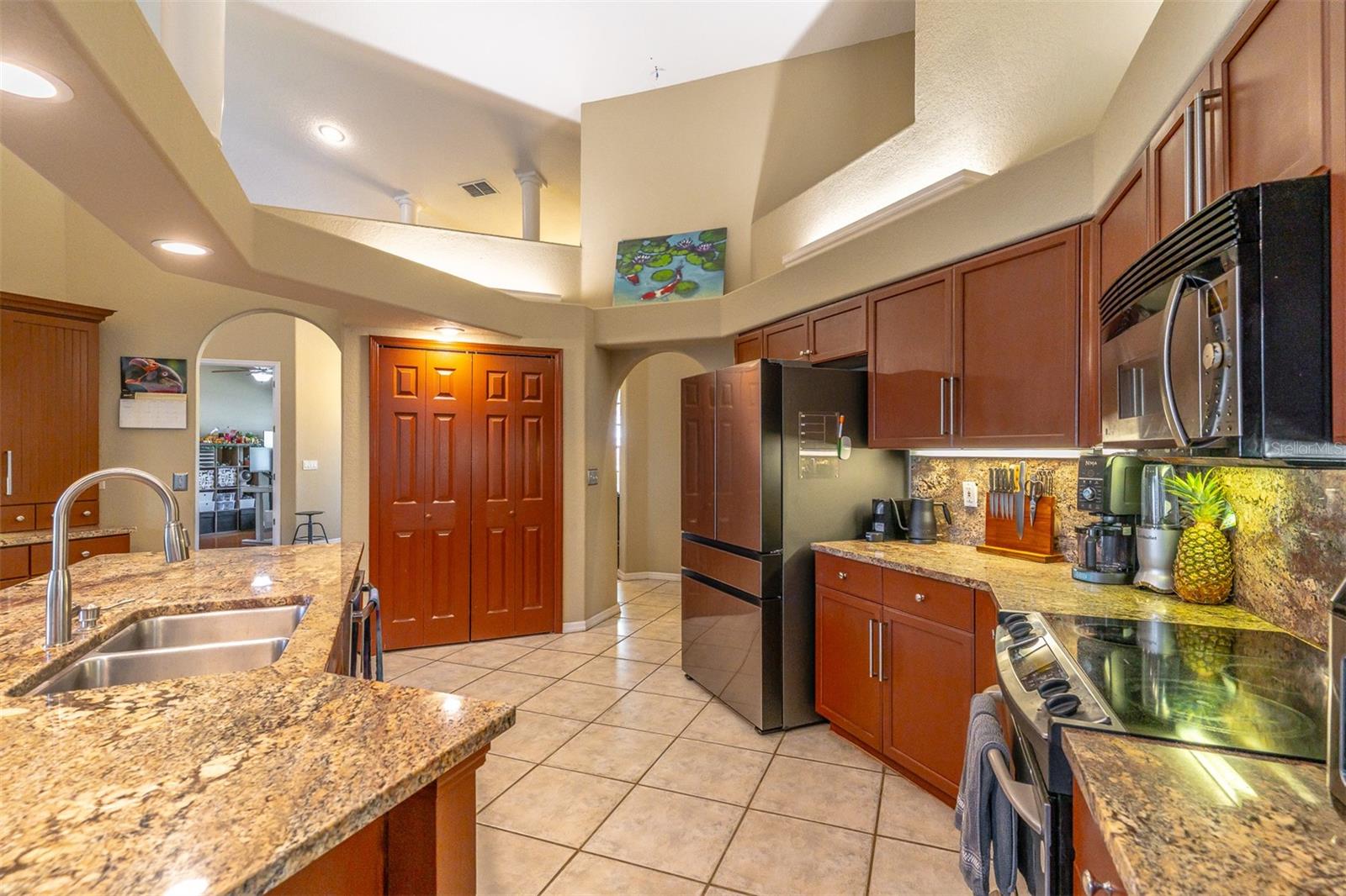 Image 20 of 42 For 987 Kerwood Circle