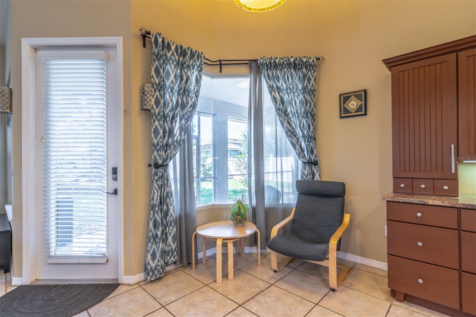 Image 21 of 42 For 987 Kerwood Circle