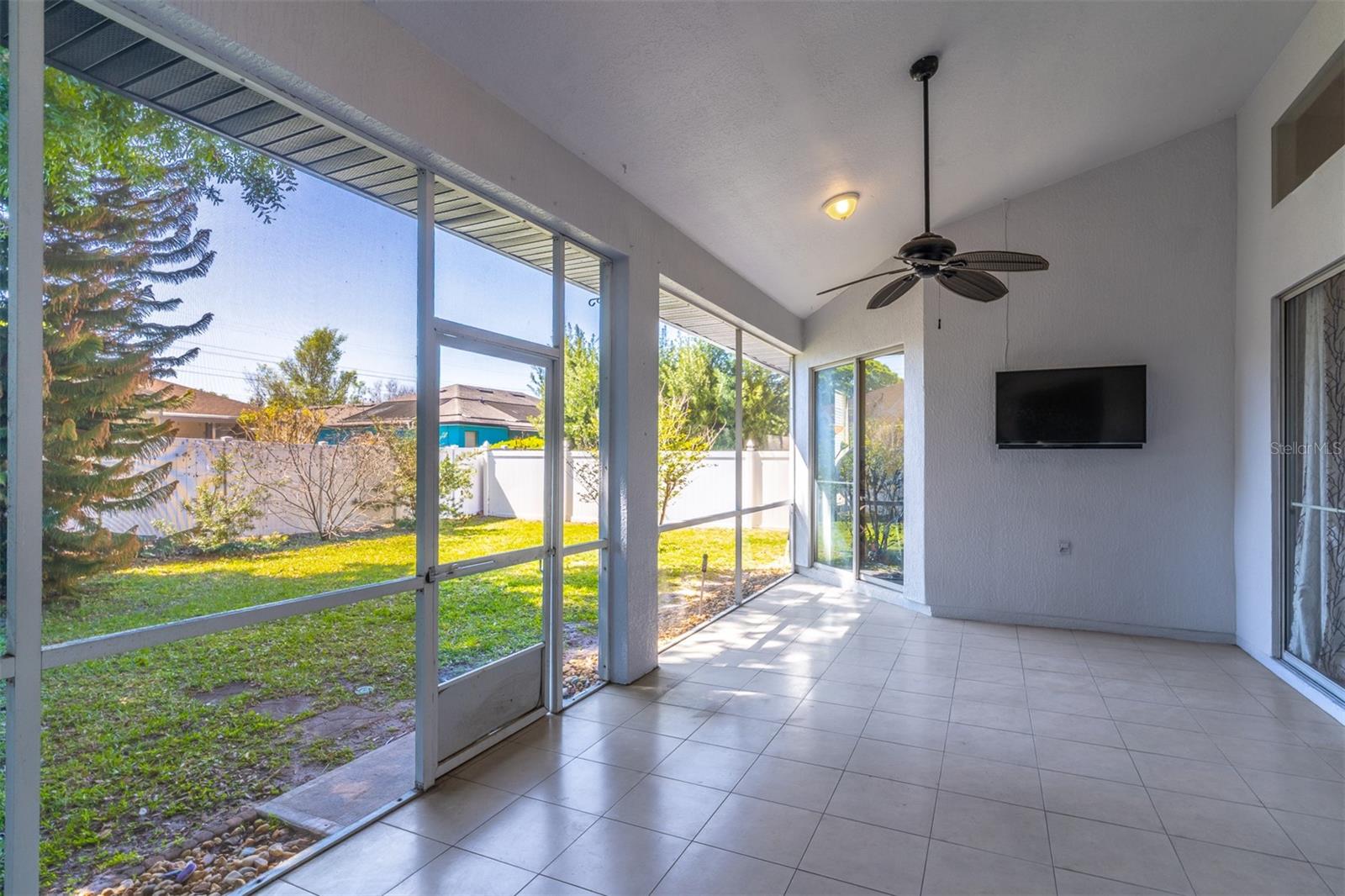 Image 33 of 42 For 987 Kerwood Circle