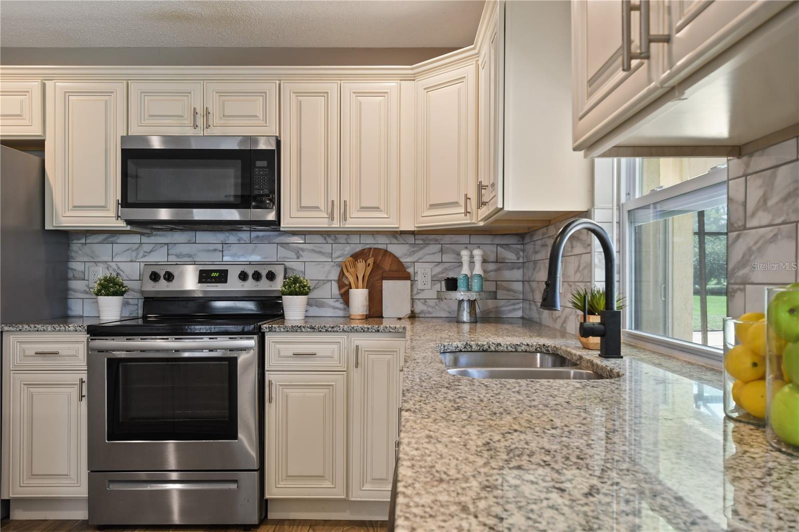 Image 14 of 52 For 7037 Edgeworth Drive