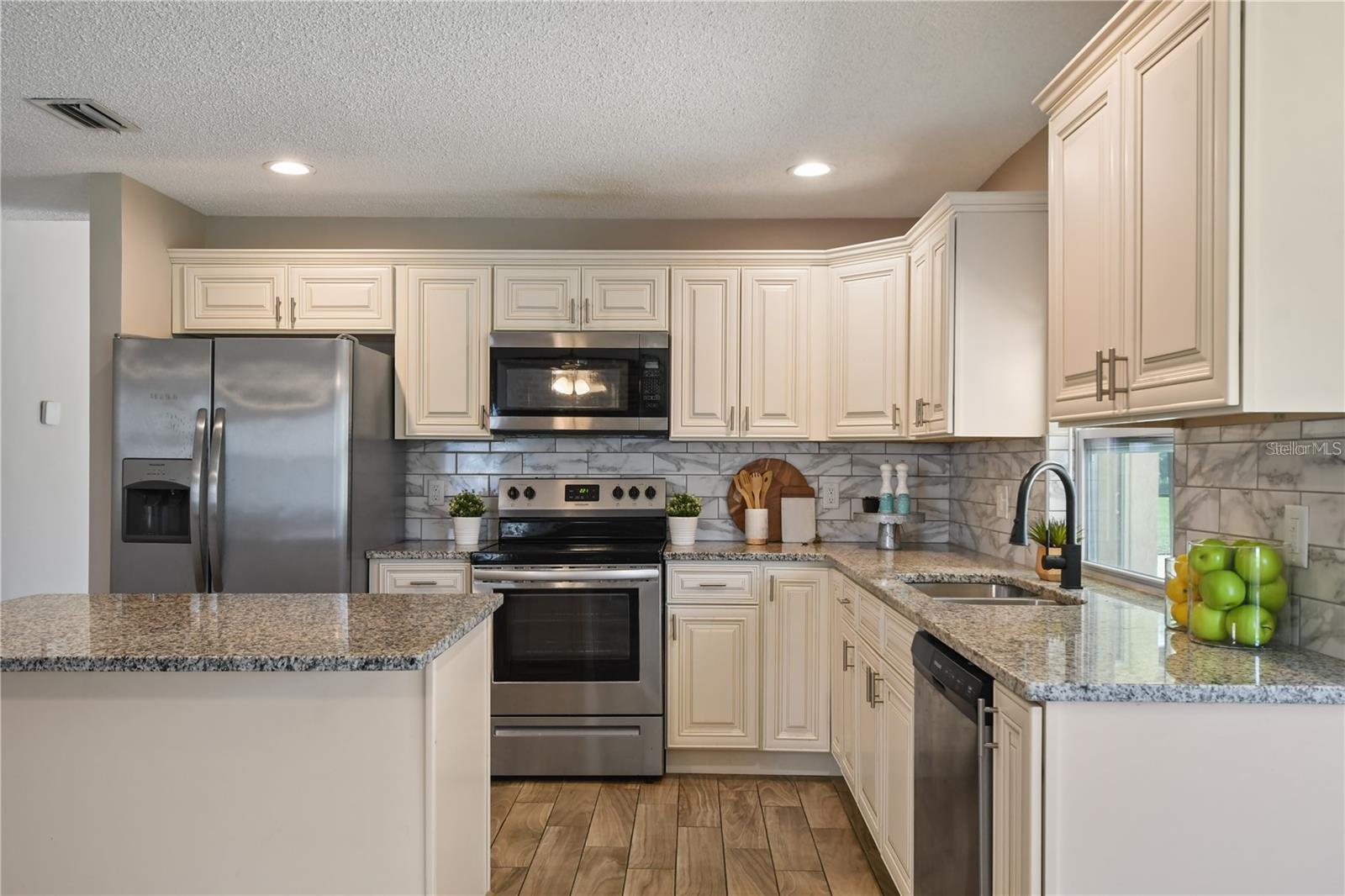 Image 15 of 52 For 7037 Edgeworth Drive