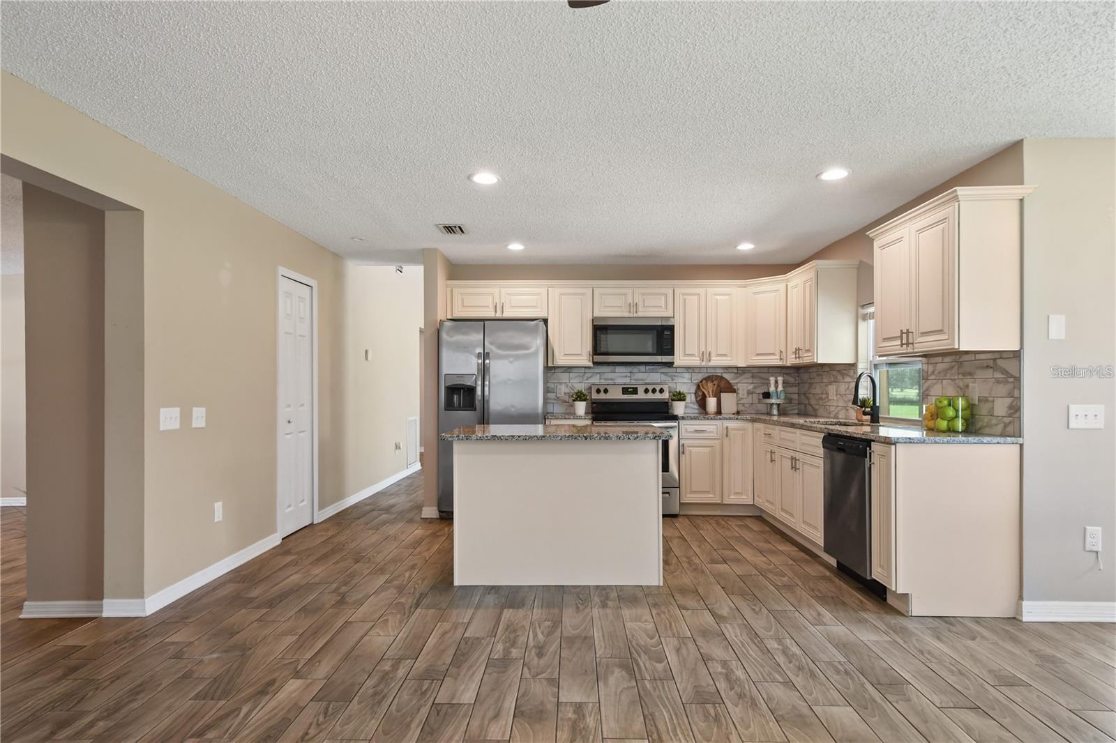 Image 17 of 52 For 7037 Edgeworth Drive