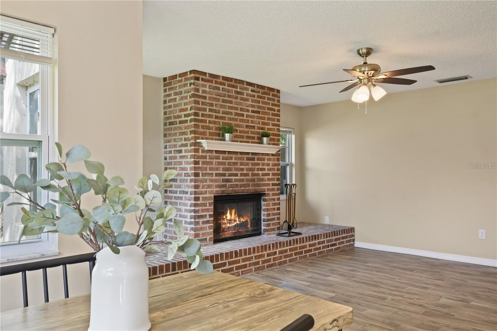 Image 23 of 52 For 7037 Edgeworth Drive