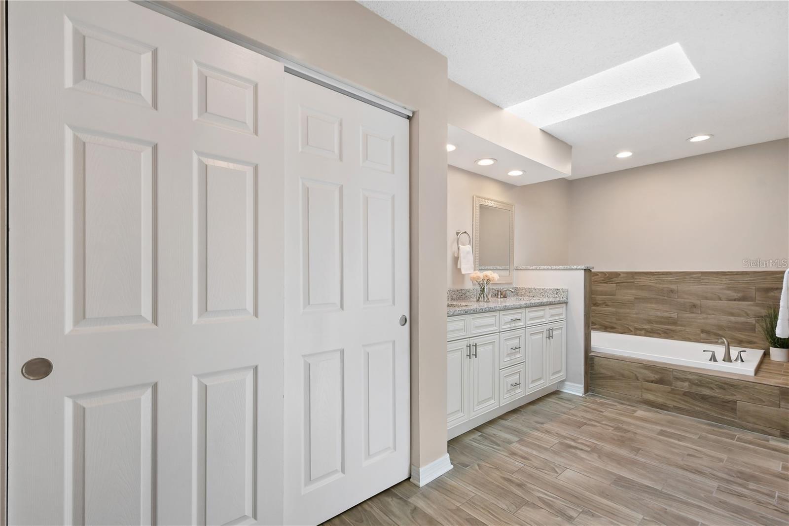 Image 33 of 52 For 7037 Edgeworth Drive