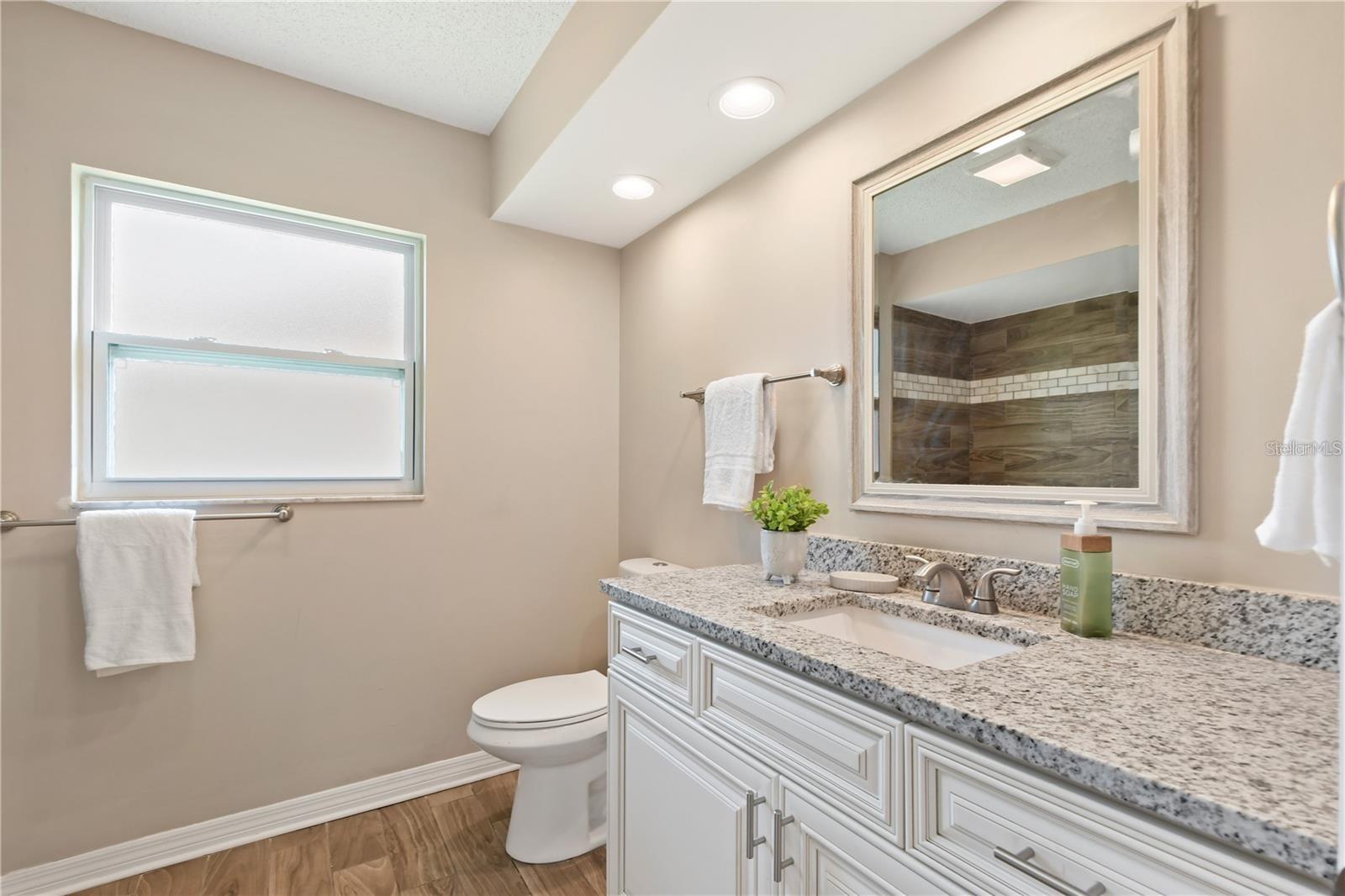 Image 40 of 52 For 7037 Edgeworth Drive