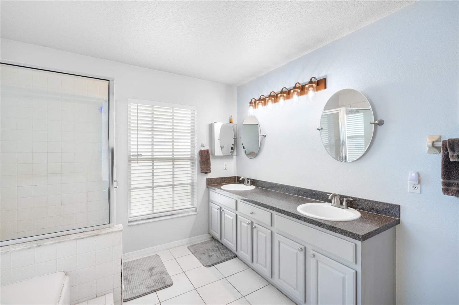 Image 19 of 38 For 1839 Queen Palm Drive