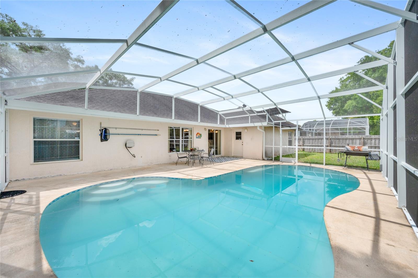 Image 28 of 38 For 1839 Queen Palm Drive