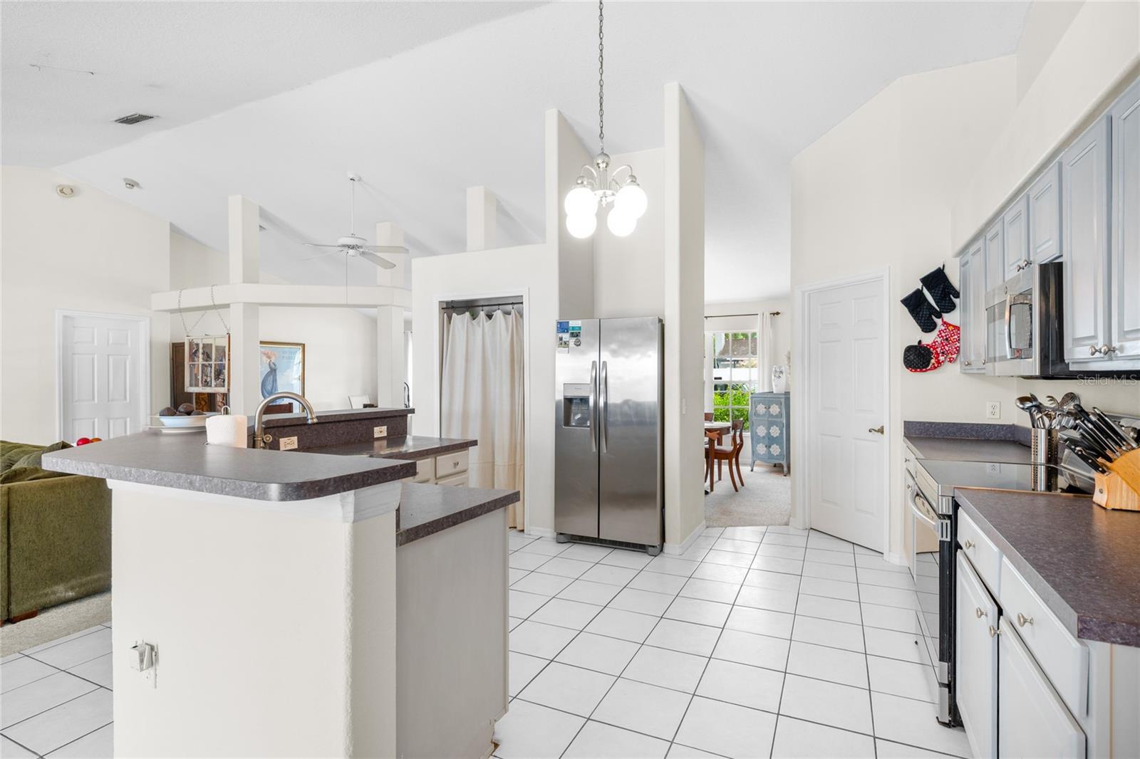 Image 6 of 38 For 1839 Queen Palm Drive