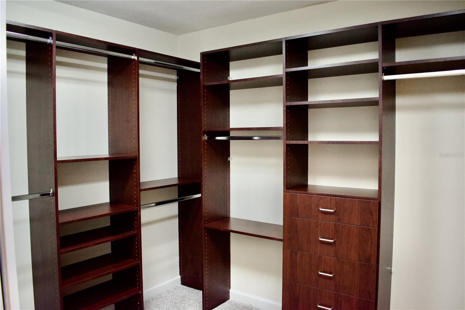 Image 16 of 24 For 8761 The Esplanade  6