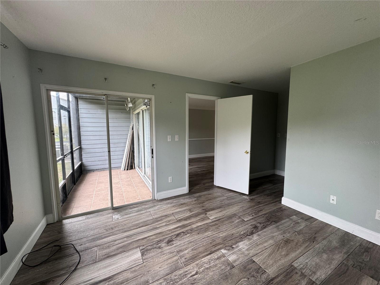 Image 11 of 19 For 313 Dirksen Drive F7