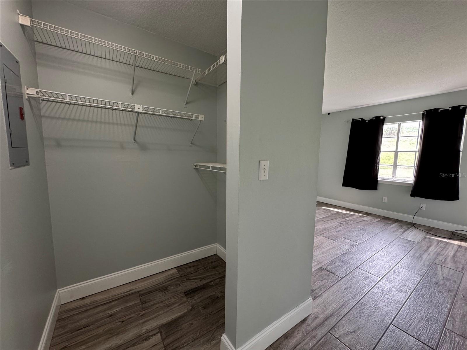 Image 13 of 19 For 313 Dirksen Drive F7