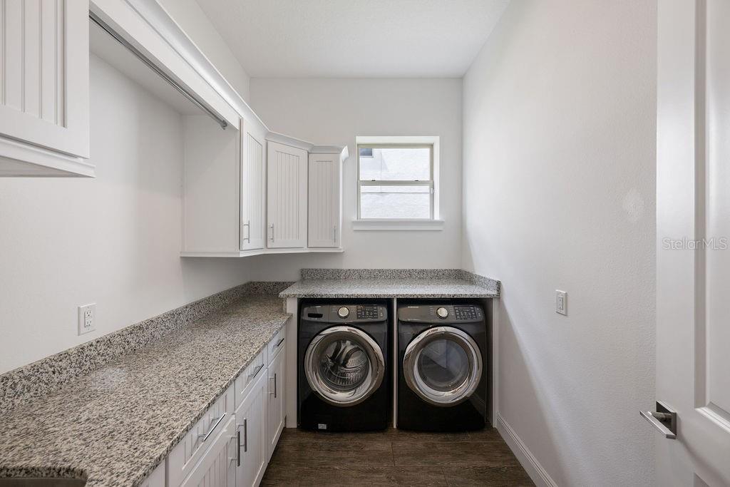 Image 33 of 49 For 706 Canopy Estates Drive