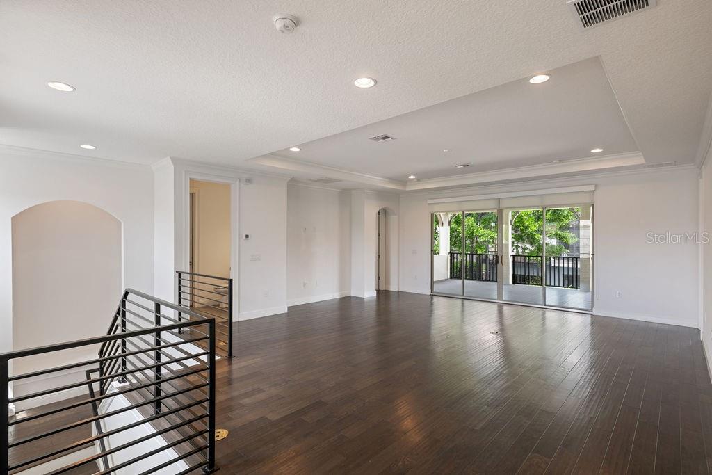 Image 34 of 49 For 706 Canopy Estates Drive