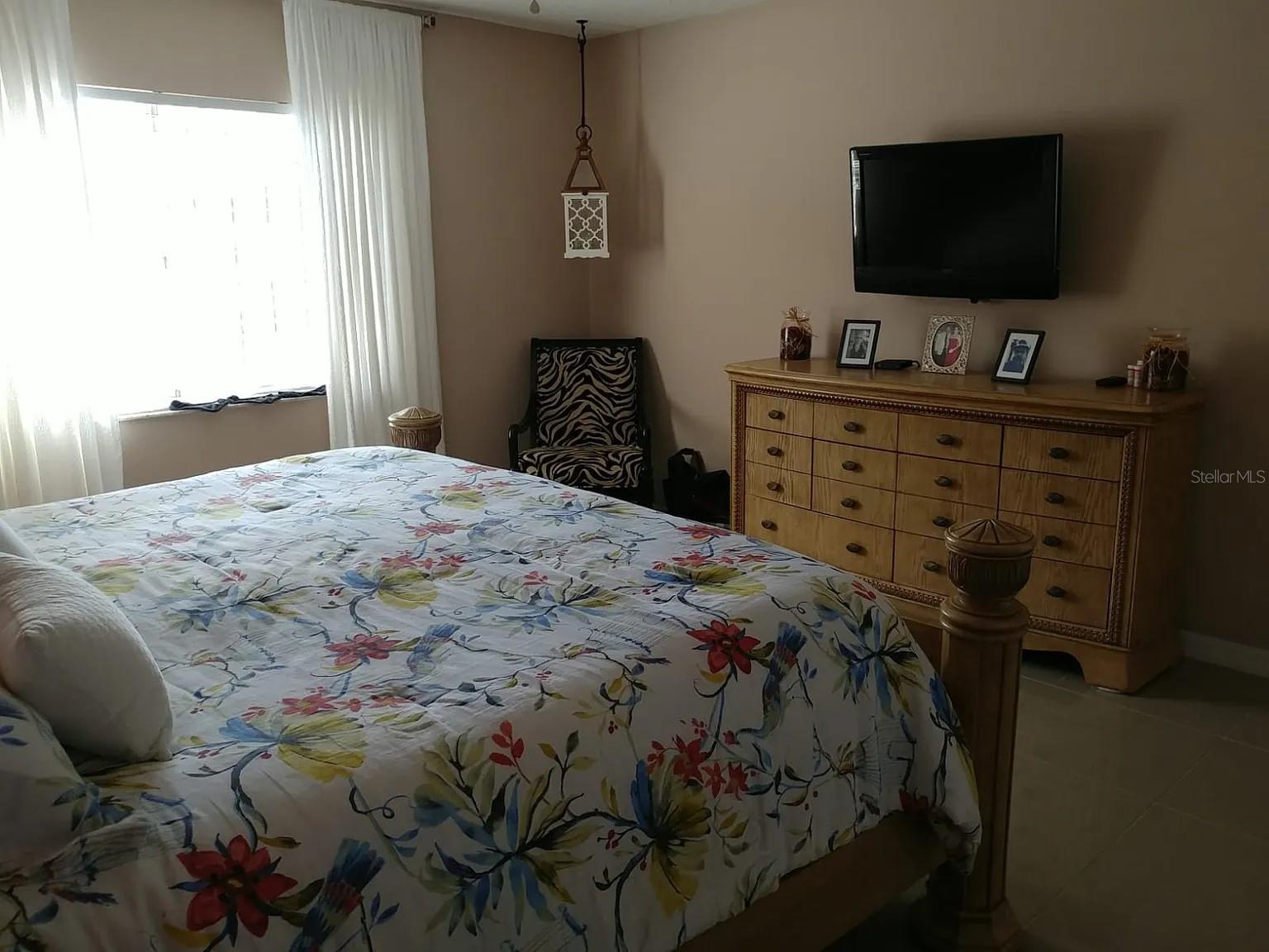 Image 6 of 11 For 2225 Holden Avenue 109