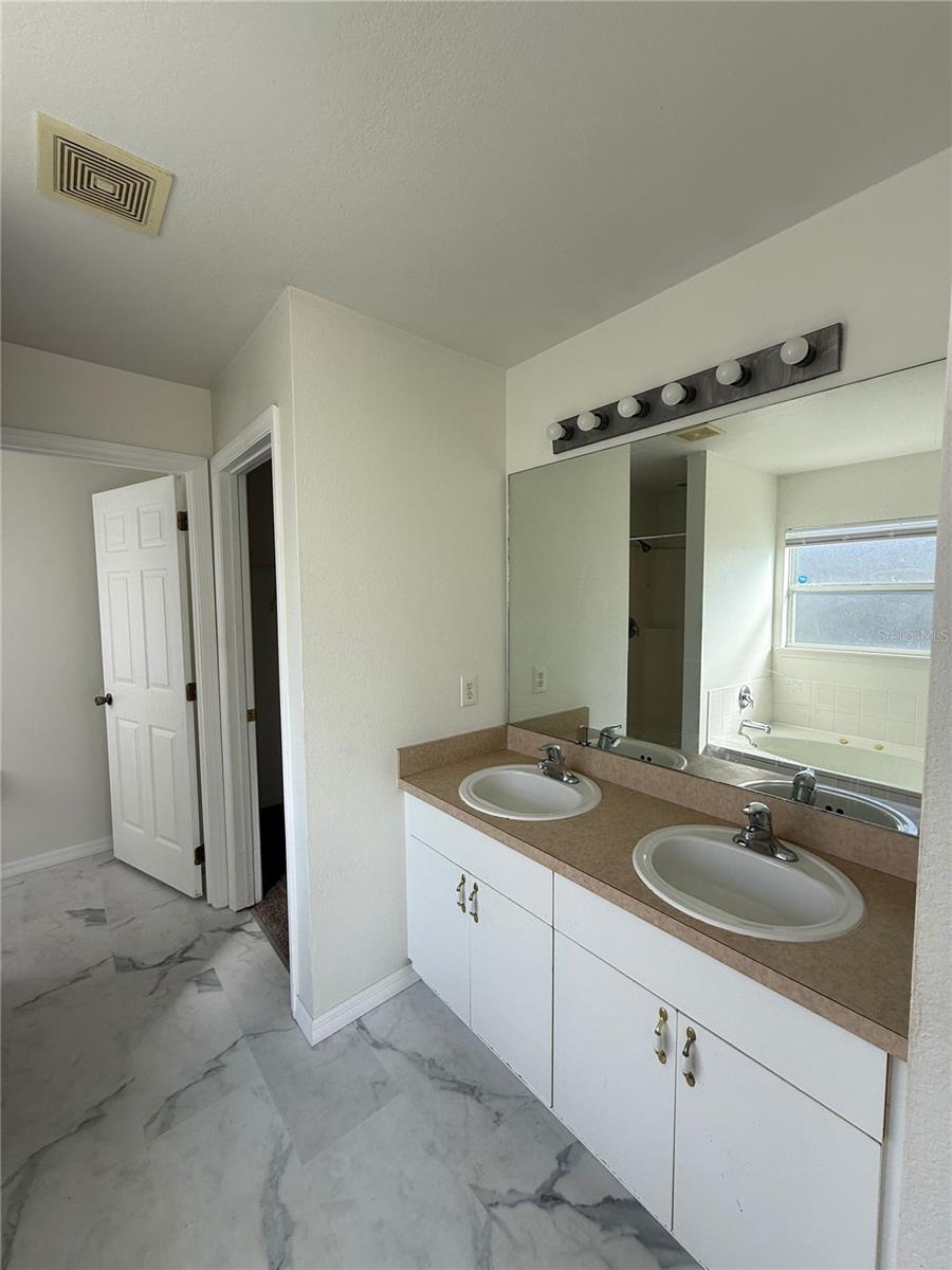 Image 14 of 24 For 24 Sawfish Court