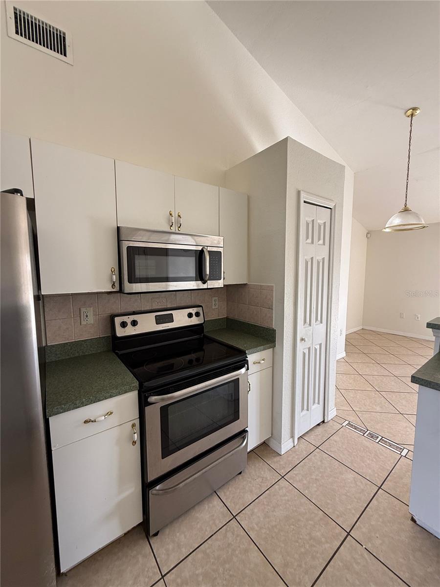 Image 4 of 24 For 24 Sawfish Court