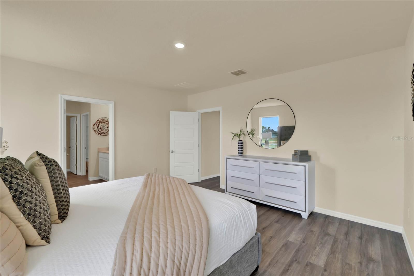 Image 16 of 27 For 7870 Forrest Fox Way