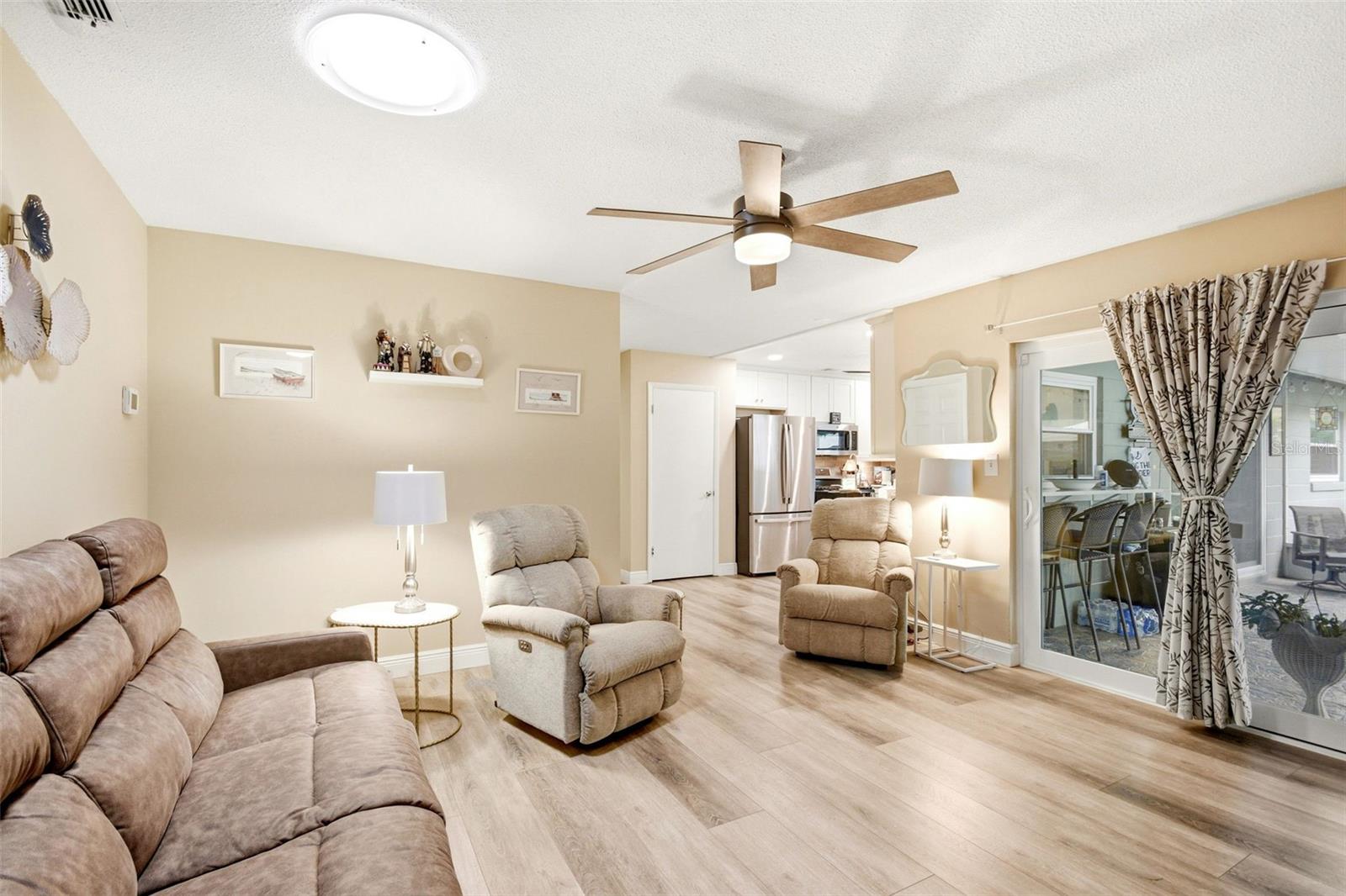 Image 21 of 47 For 2636 Talbot Road