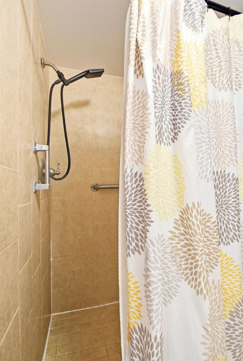 Image 26 of 47 For 2636 Talbot Road