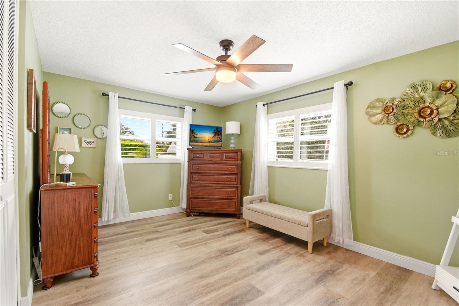 Image 27 of 47 For 2636 Talbot Road