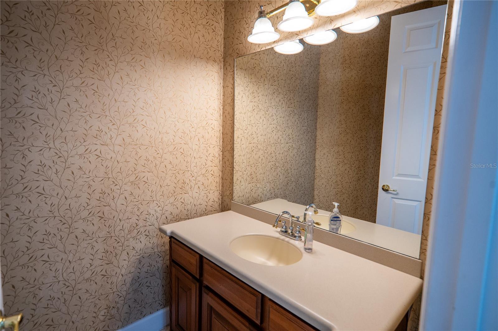 Image 24 of 65 For 10009 Valley Rose Court