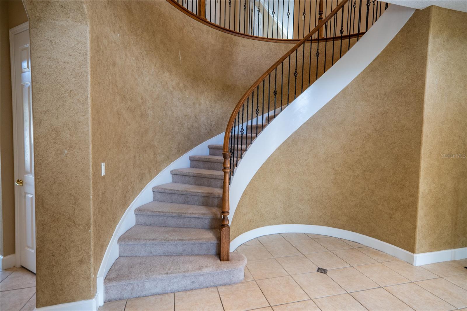 Image 34 of 65 For 10009 Valley Rose Court