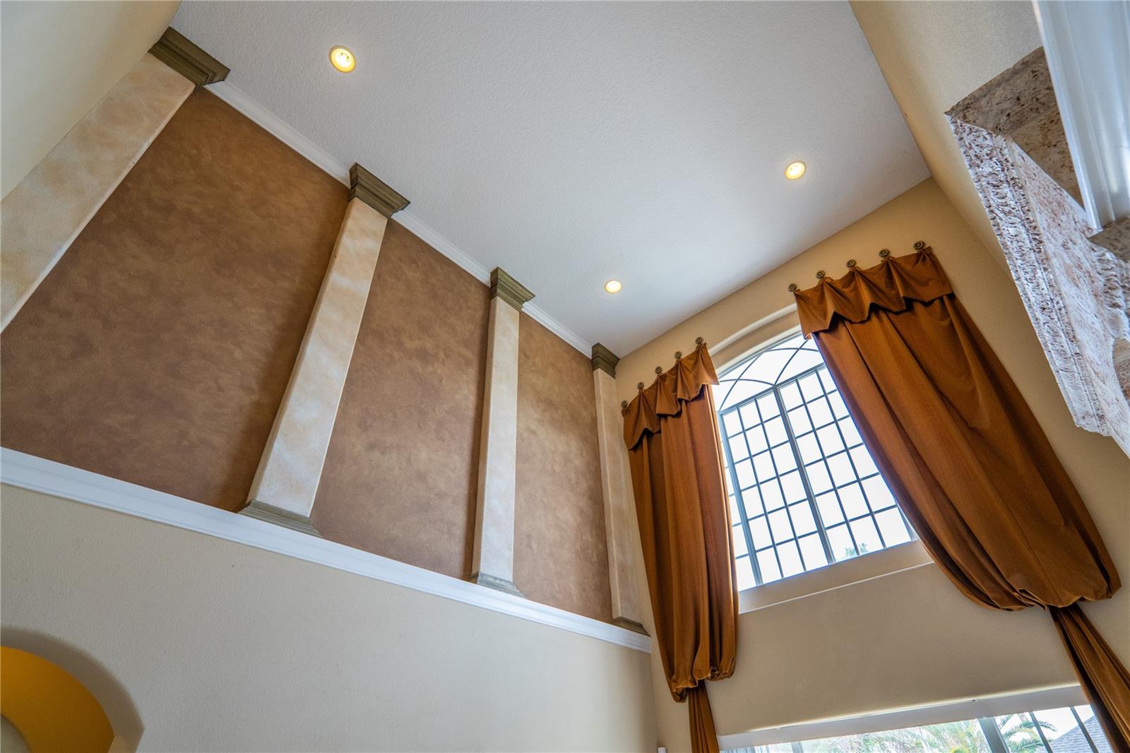 Image 35 of 65 For 10009 Valley Rose Court