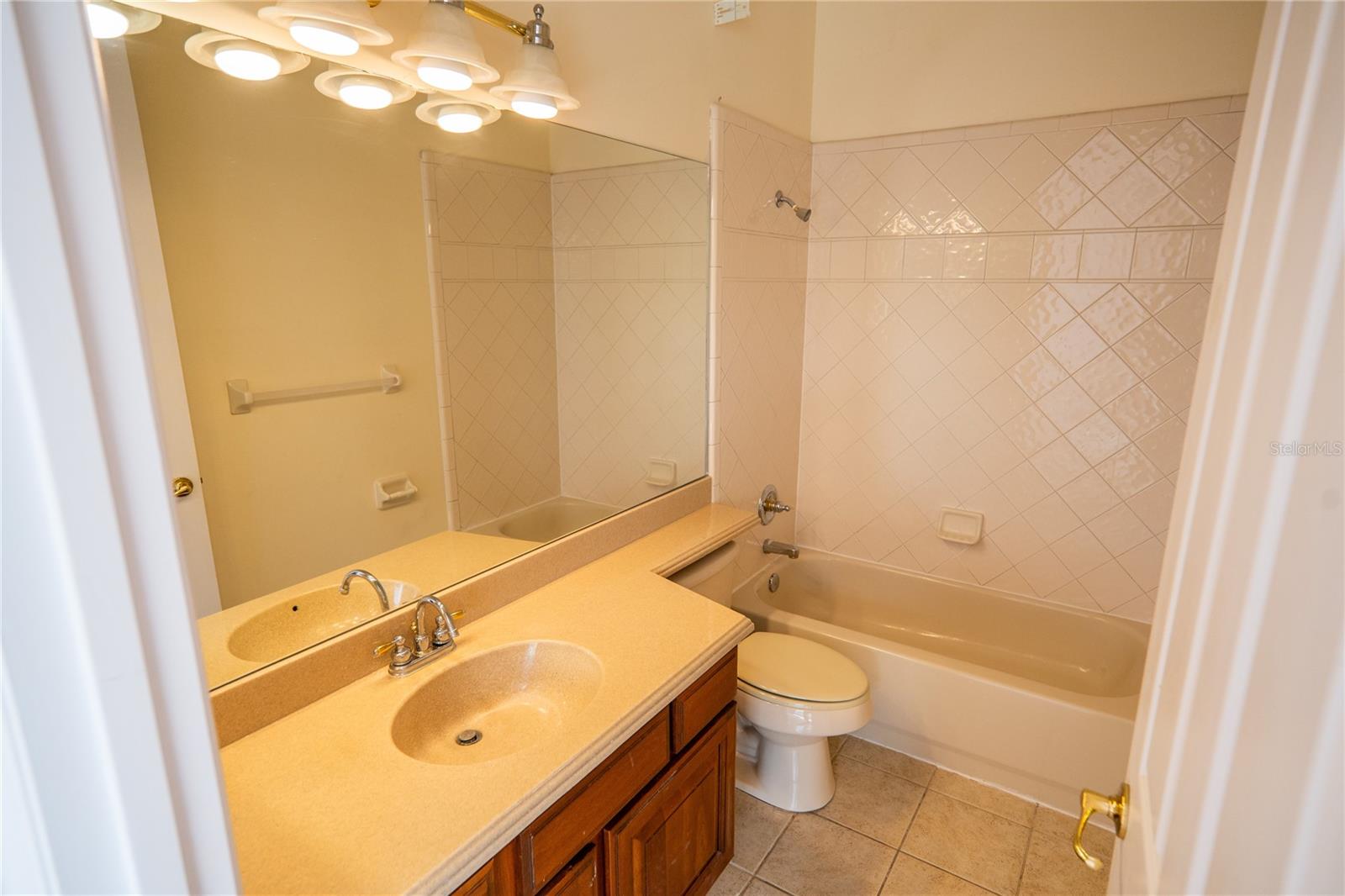 Image 38 of 65 For 10009 Valley Rose Court