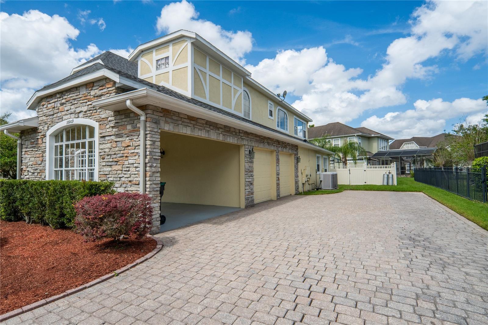 Image 5 of 65 For 10009 Valley Rose Court