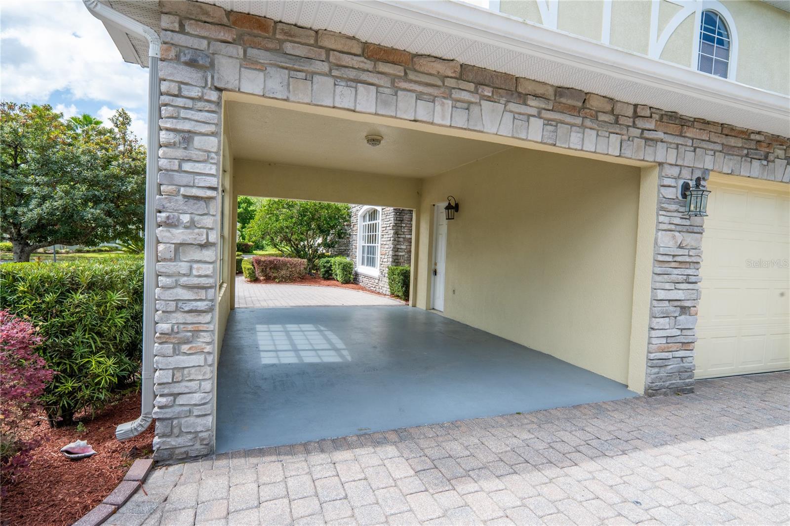 Image 6 of 65 For 10009 Valley Rose Court